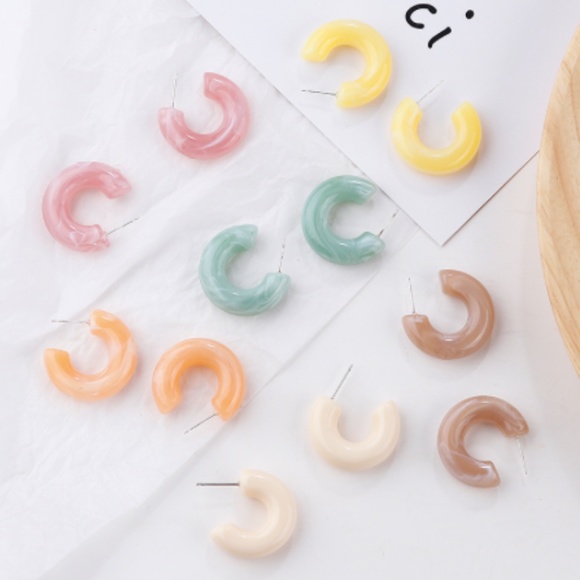 Chunky Tortoise Shell Hoop Earrings - Picture 3 of 8